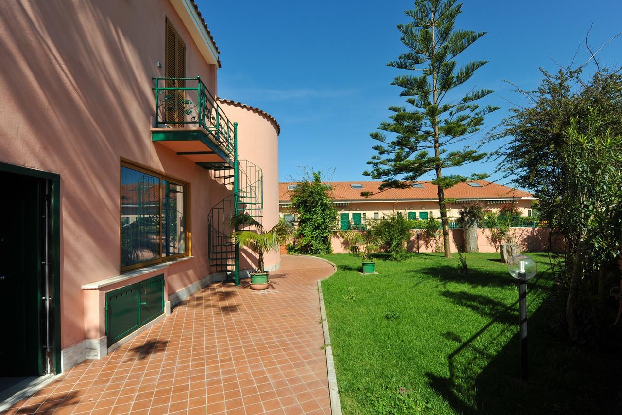 Apartamento La Perla Del Tirreno Santa Severa Exterior foto